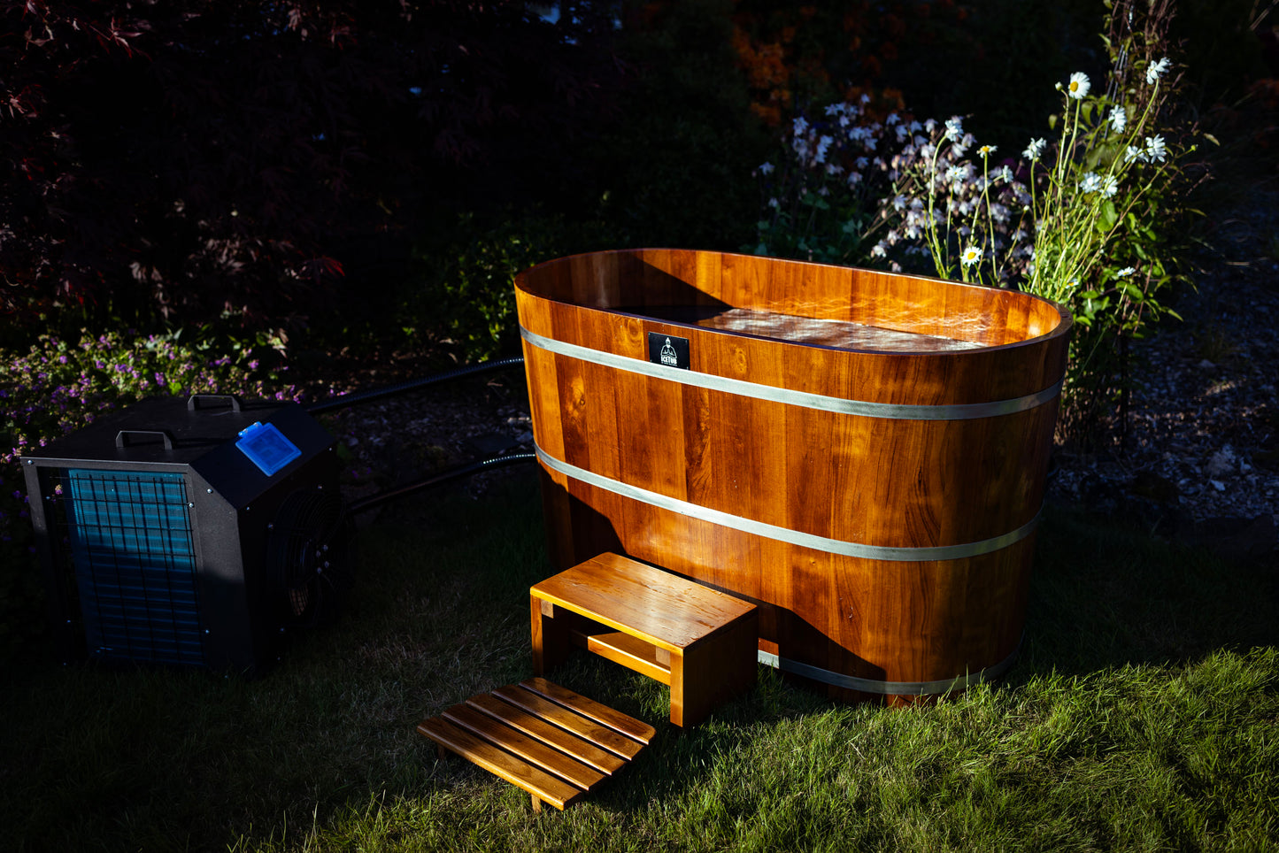 2 Person WOODEN ICE TUB & COOLER UNIT